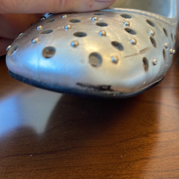 Michael Kors silver ballet flat - Picture 6 of 8